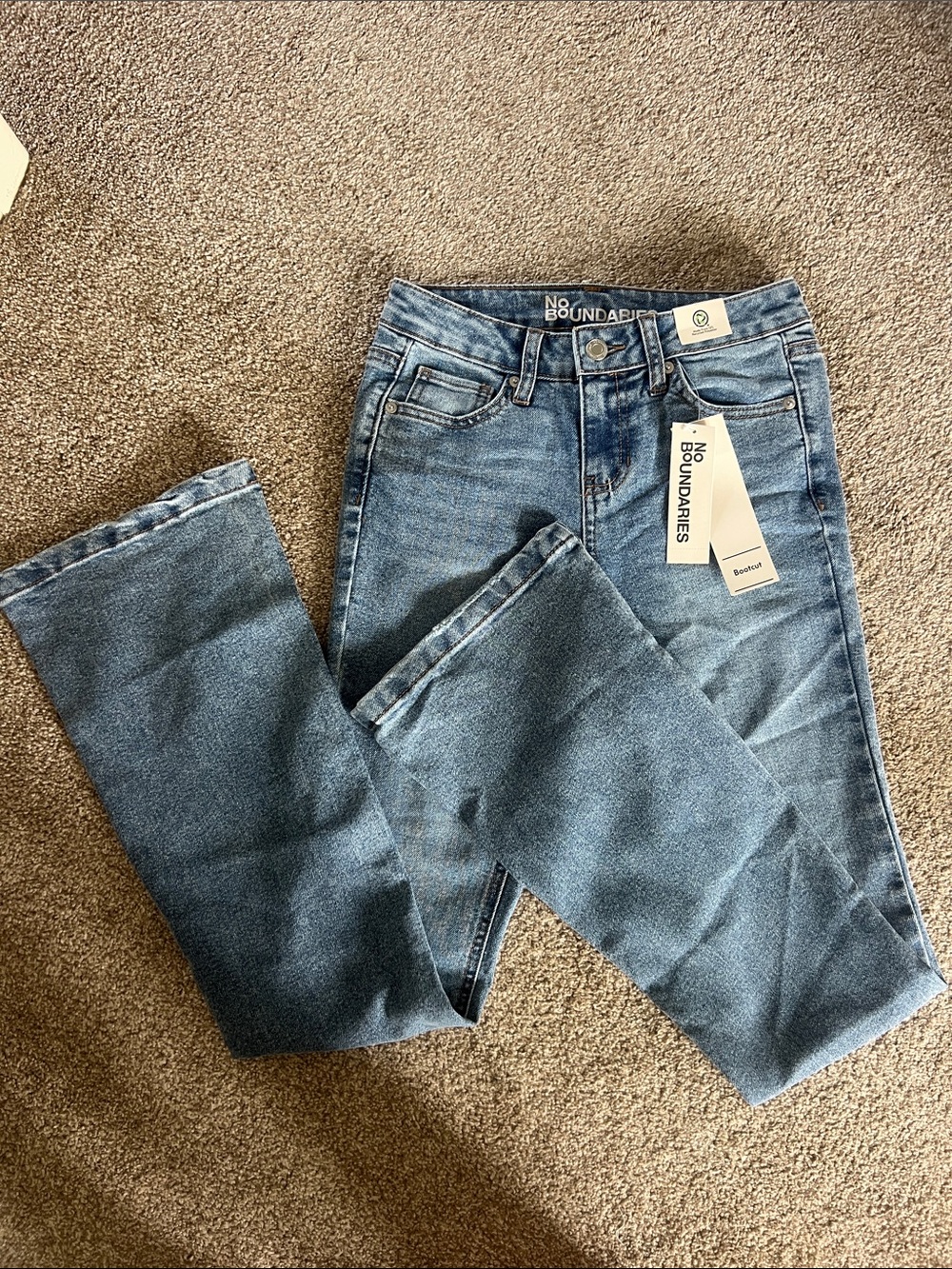No Boundaries Women's Medium Blue Straight Leg Jeans